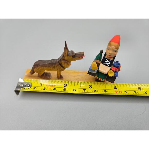 Vintage Erzgebirge Red Riding Hood and Wolf Carved Wood Figurine Fairy Tales - Picture 4 of 6